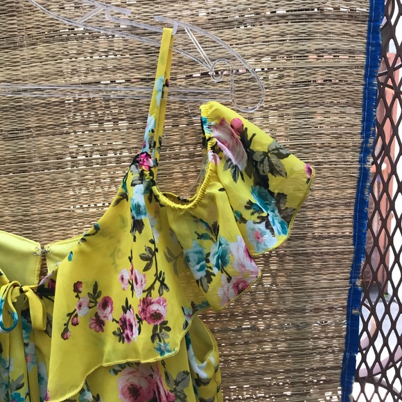 Love Culture Summer Romper Women’s Medium NWT - Picture 14 of 14